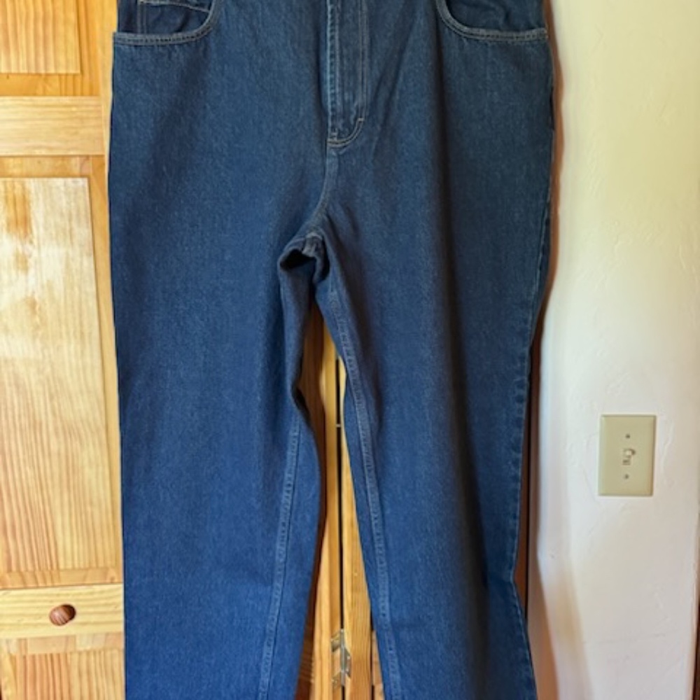 Kirkland Signature  NEW   Mens new jeans 42x30